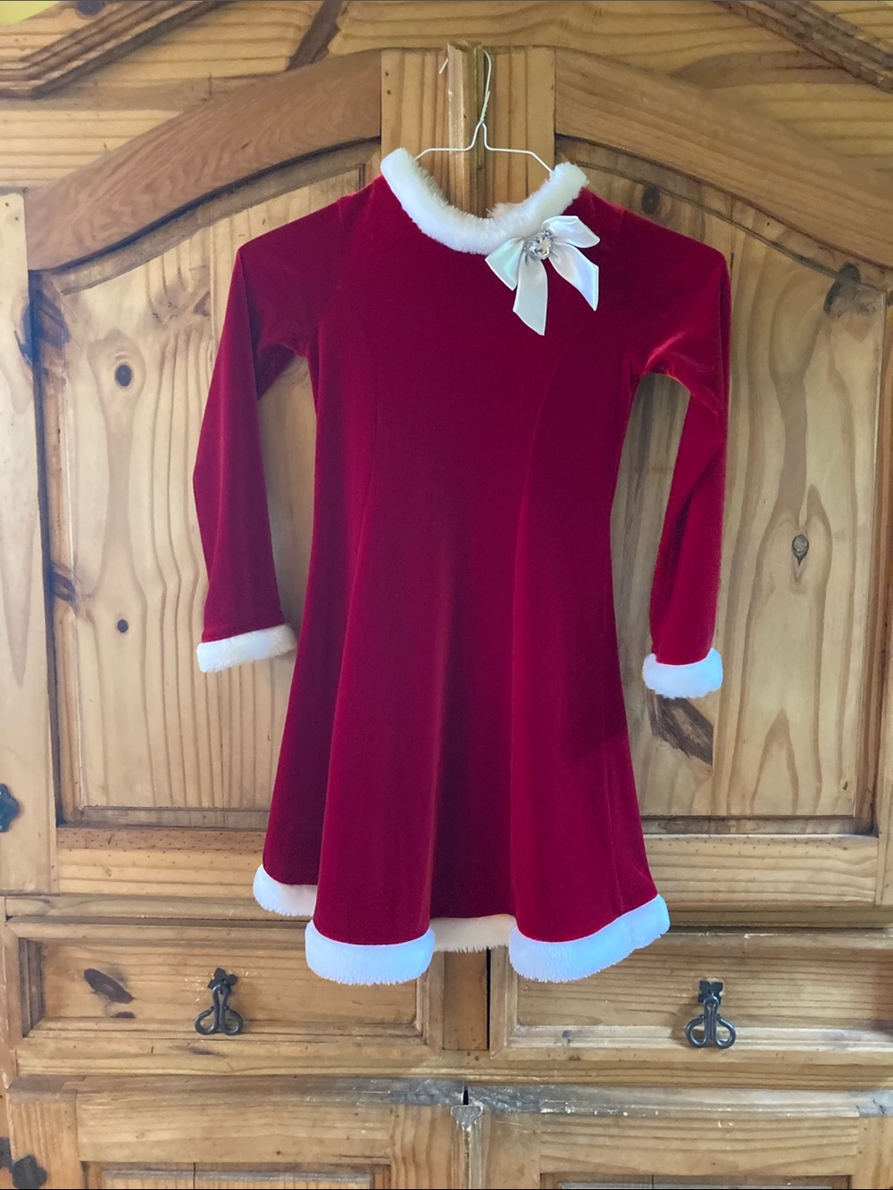 Girls Dollie & Me red velvet white faux fur long sleeve dress size 8